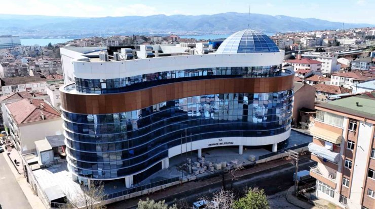 Derince’nin yeni hizmet binasında son rötuşlar yapılıyor