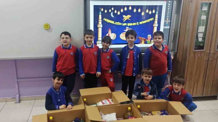 Minik ellerin büyük yüreği