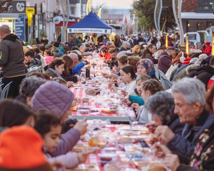 Kuşadası Belediyesi iftar günleri Güzelçamlı ile devam etti