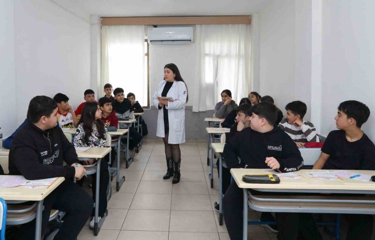 Mersin’de öğrencilere ücretsiz kurs ve 76 deneme desteği