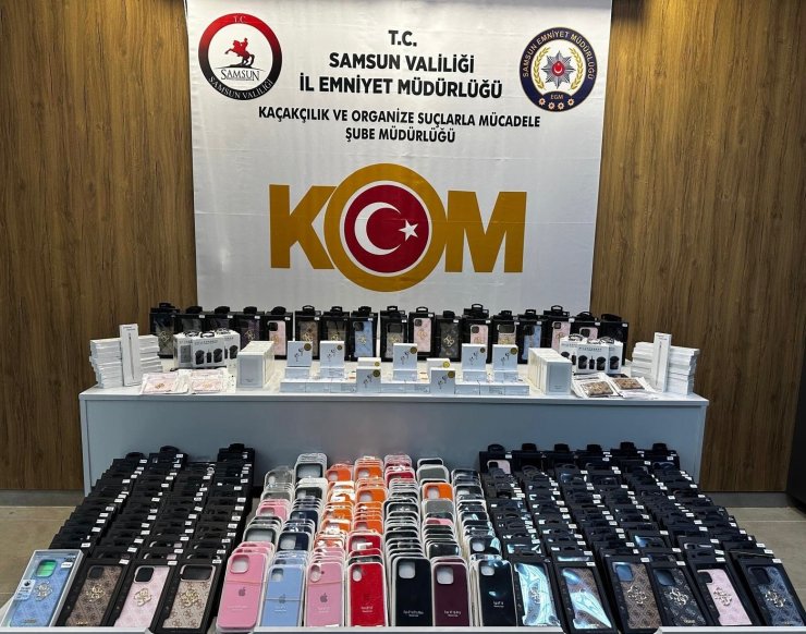 Samsun’da 1 milyon TL’lik kaçak elektronik eşya ve aksesuarı ele geçirildi