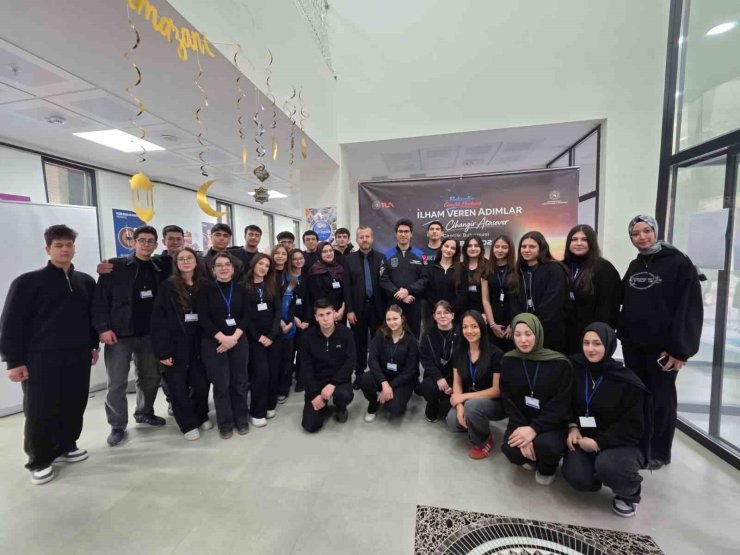 Atasever, Bolvadinli gençler ile bir araya geldi