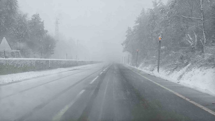 Bolu Dağı’nda kar yağışı sürüyor