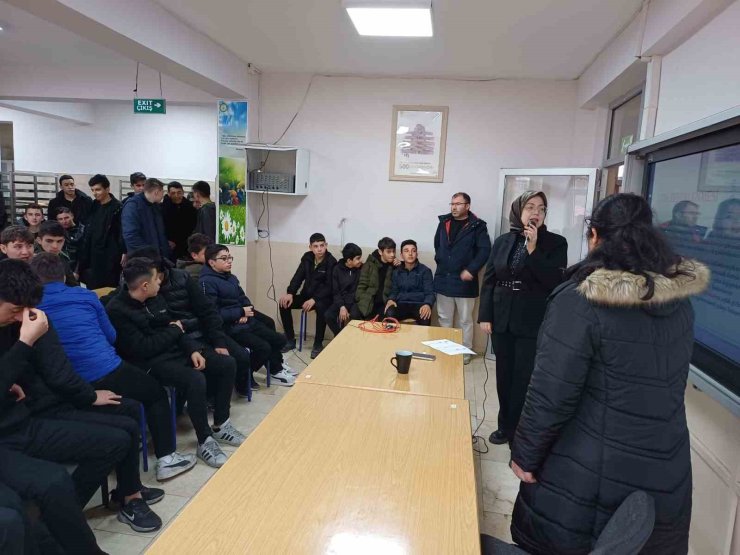 Şuhut’ta öğrencilere ‘Gıda Güvenilirliği’ eğitimi verildi