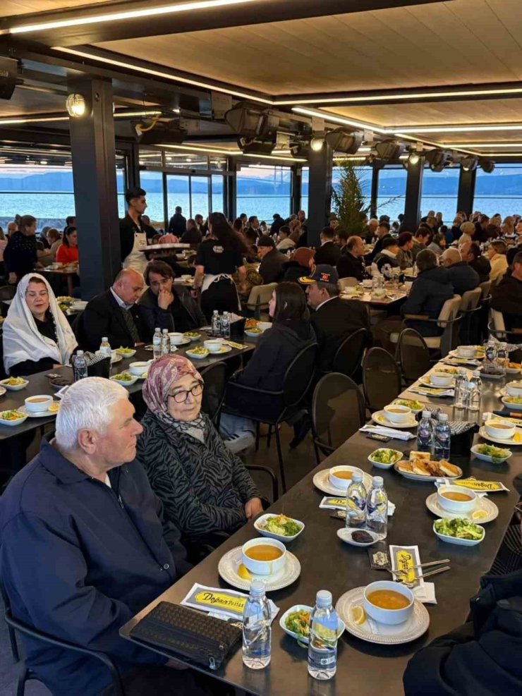 Çanakkale’de şehit aileleri ve gaziler iftarda bir araya geldi