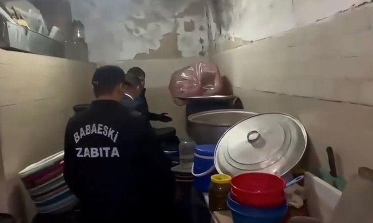 Babaeski’de ruhsatsız turşu imalathanesine baskın: 2,5 ton ürün imha edildi