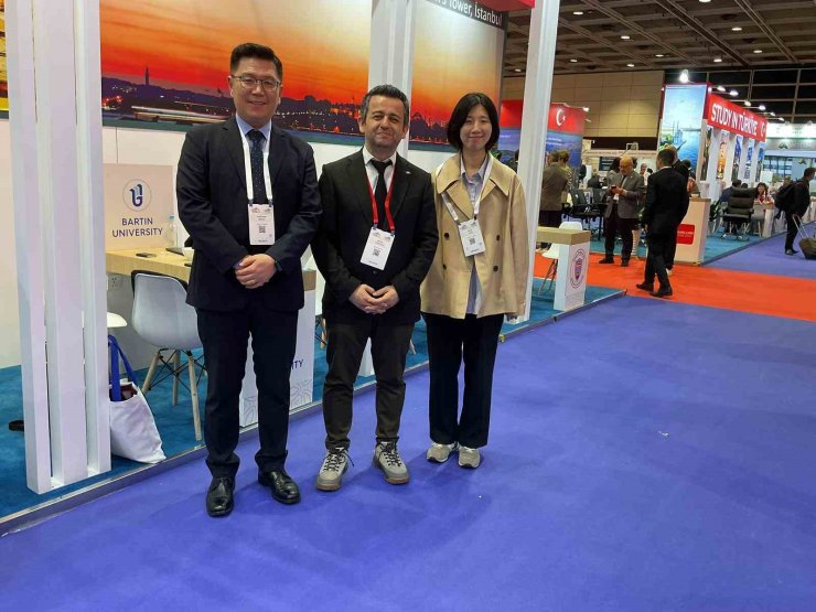 BARÜ Hong Kong’da küresel iş birliği ağını güçlendiriyor