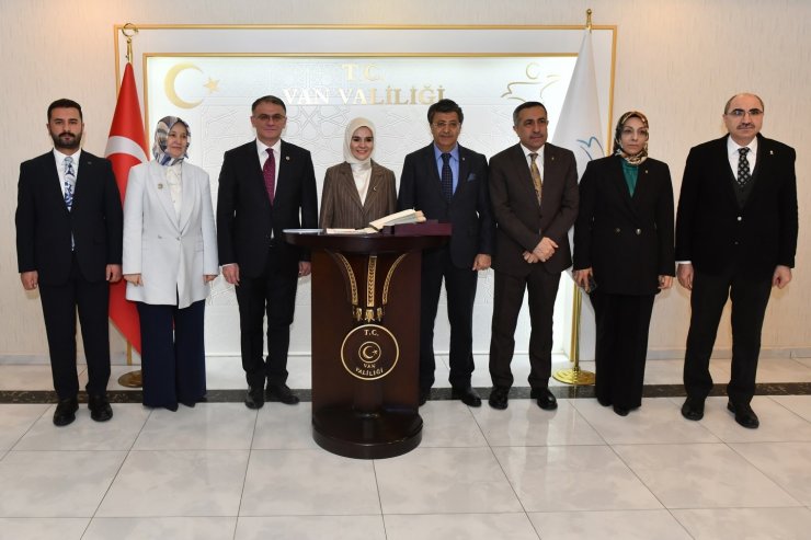 Aile ve Sosyal Hizmetler Bakanı Göktaş Van’da