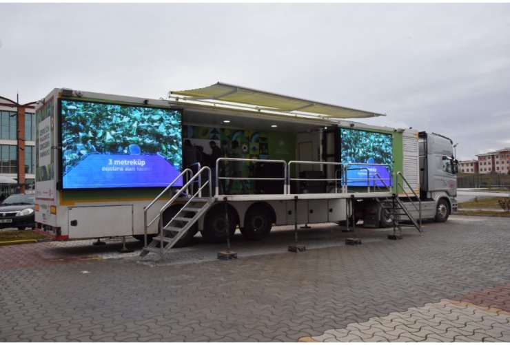 Kastamonu Üniversitesi’nde "çevre tırı" öğrencilerle buluştu