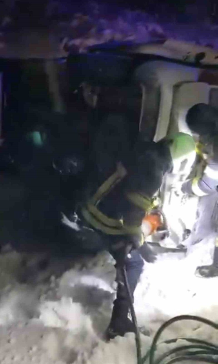 Kayseri’de hafif ticari araç şarampole yuvarlandı: 4 yaralı