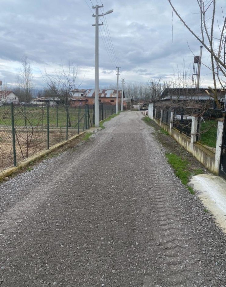 Düzce’de köy yollarında iyileştirmeler sürüyor