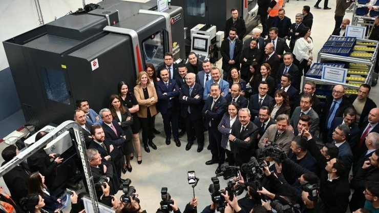 Vali Köşger; "Model fabrika ile Denizli’ye önemli bir yatırım kazandırılmış oldu"