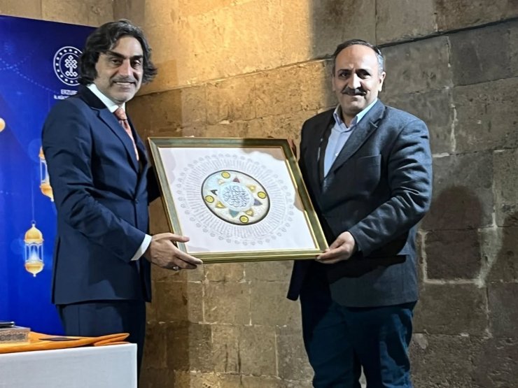 Yakutiye Medresesi’nde, tefekkür dolu bir buluşma