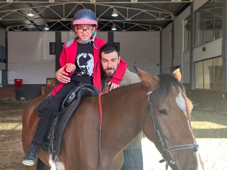 Başkan Ahmet Akın’ın örnek projesiyle korkular sevgiye dönüştü