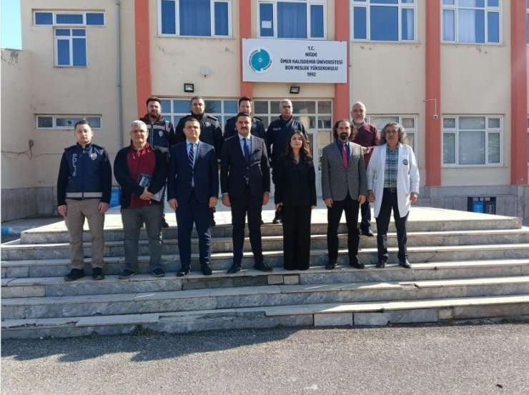 Üniversite öğrencilerine "IBAN vermek suç" uyarısı