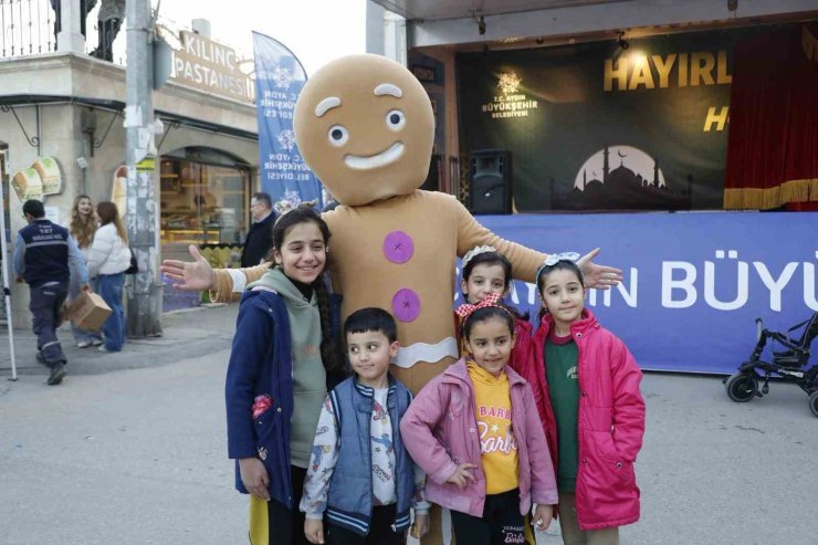 Köşklü çocuklar Büyükşehir’in Ramazan şenliğinde eğlendi