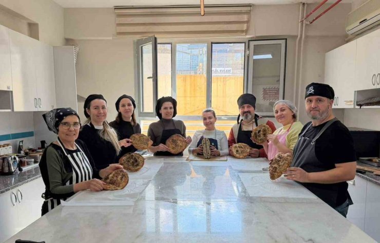 Halk Eğitim kursiyerleri pişirdi, ihtiyaç sahiplerinin sofraları bereketlendi