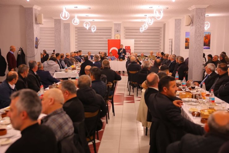 Vali Eldivan: "Valiler, milletvekilleri, muhtarlar gelip geçici; hizmet kalıcı"