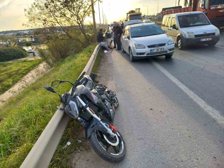 Manavgat’ta zincirleme kaza: 3 yaralı