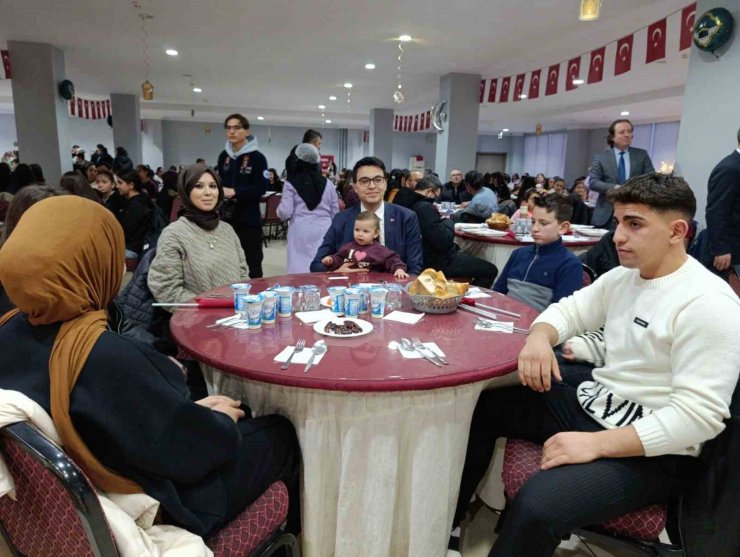 Bilecik’te 400 öğrenciyle dayanışma sofrası kuruldu