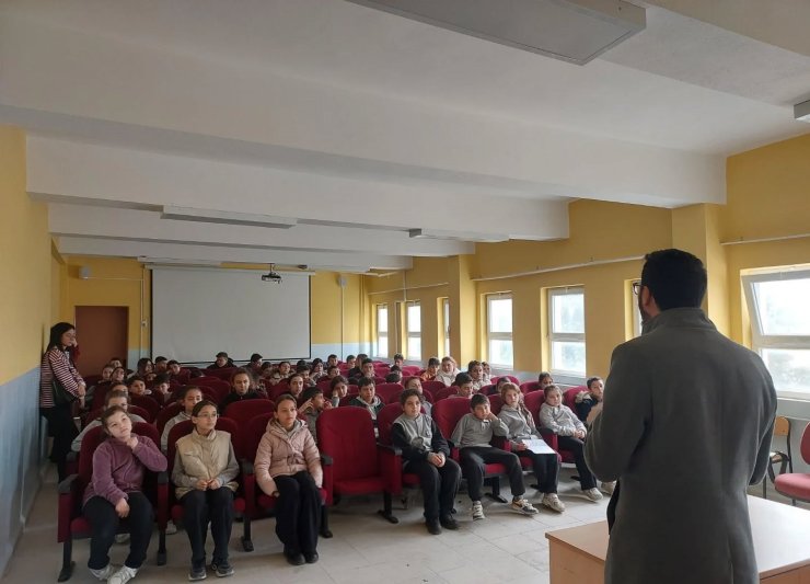 Bilecik’te ortaokul öğrencilerine ‘Ramazan Bilinci’ konulu konferans