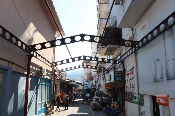 Bozdoğan’da Simit Pazarı Sokağı geçici olarak araç trafiğine kapatıldı