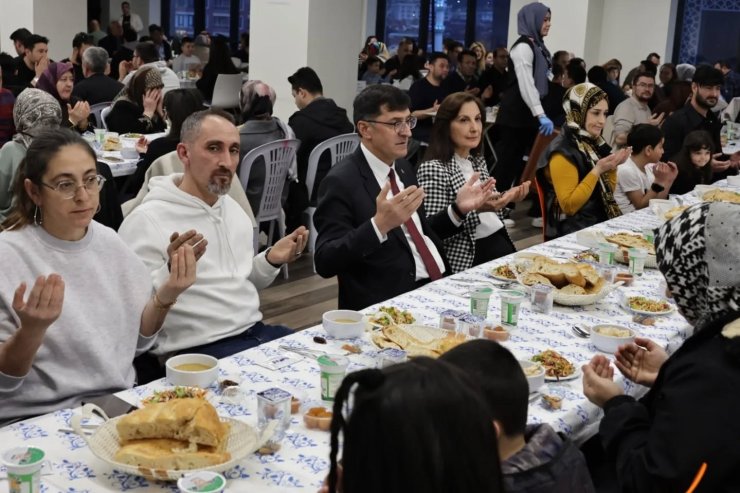 Kütahya Belediyesi personeli iftar sofrasında buluştu