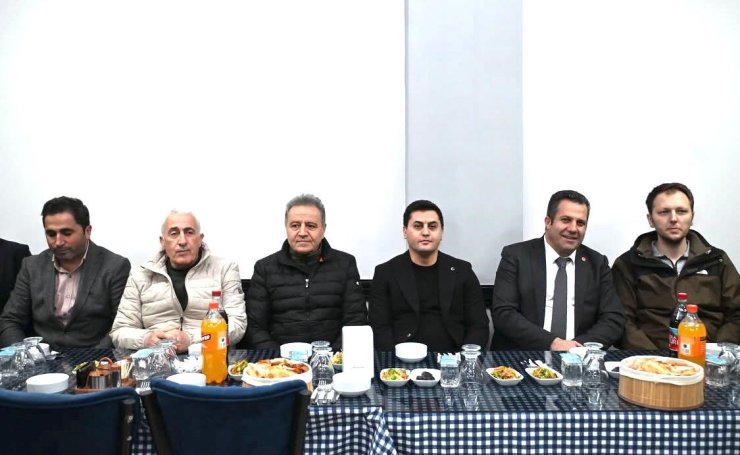 Başkan Yiğider, muhtarlarla iftarda buluştu
