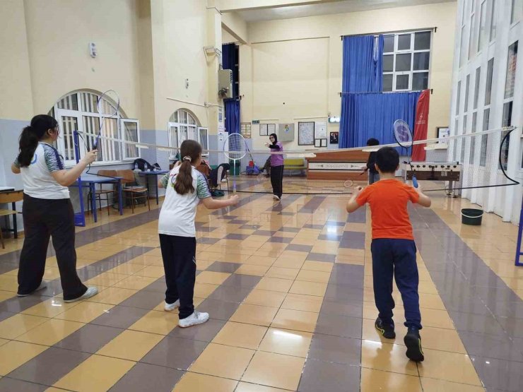 GSB Spor Okulları gençlere sporu sevdirmeye devam ediyor