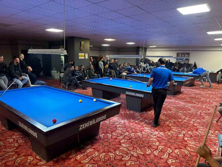 90 sporcu yarışıyor