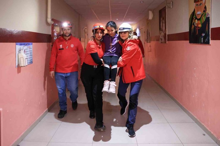 Efeler Belediyesi’nden miniklere afet eğitimi