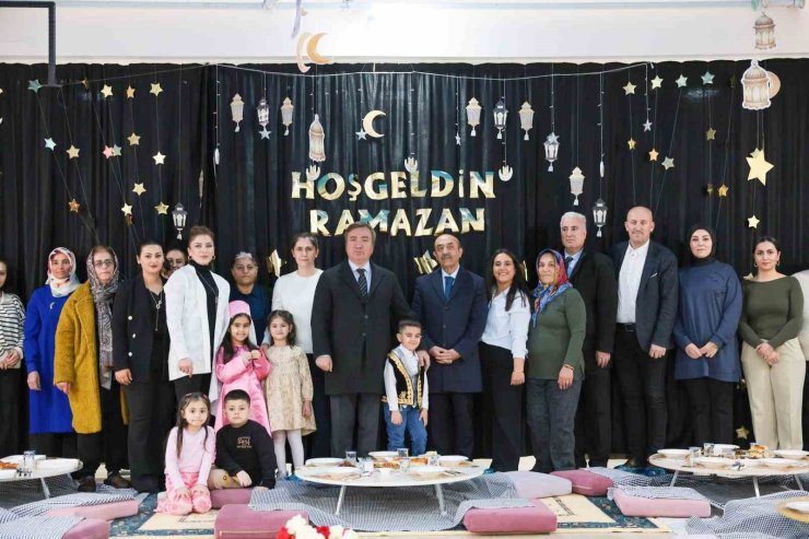 Erzincan’da üç kuşak aynı sofrada buluştu