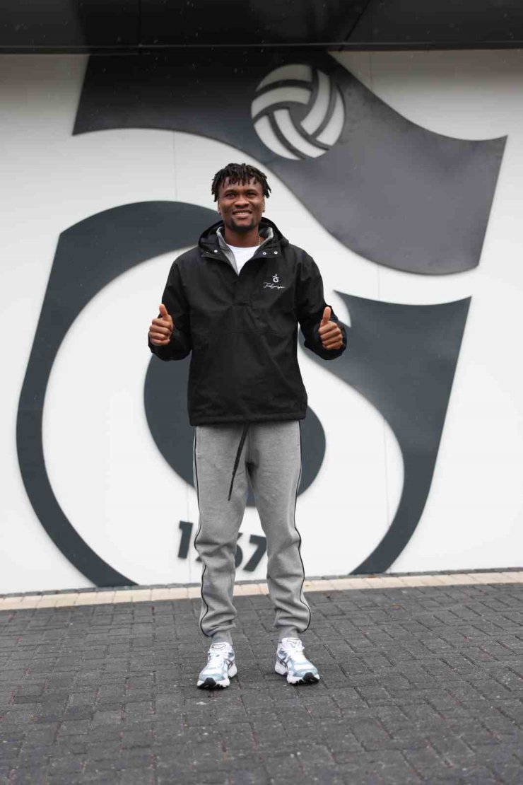 Chibuike Nwaiwu: "Taraftarın gönlünde yer edinmiş oyuncu olarak hatırlanmak isterim"