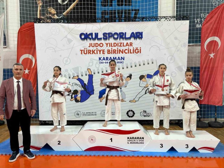 Yunusemreli judocular Karaman’dan 3 madalyayla döndü