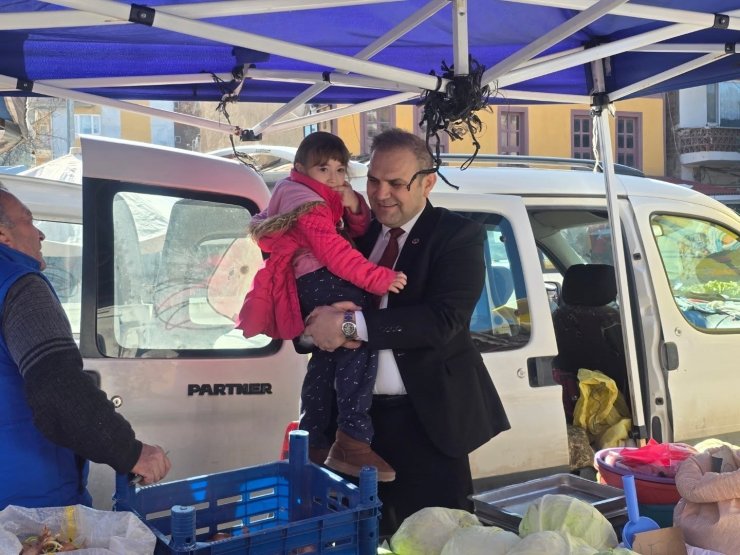 Başkan Dilsiz esnaf ve vatandaşlarla buluştu