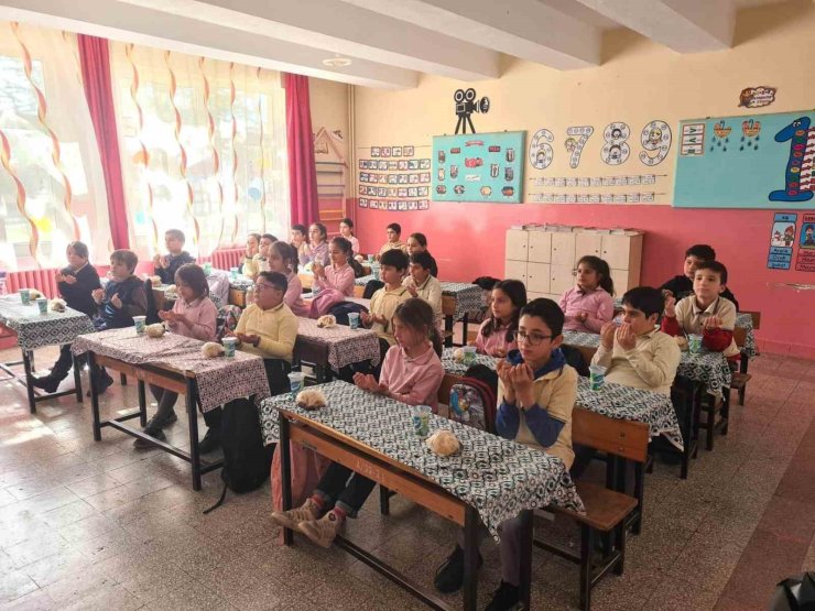 Tekne orucu tutan minikler iftarda buluştu