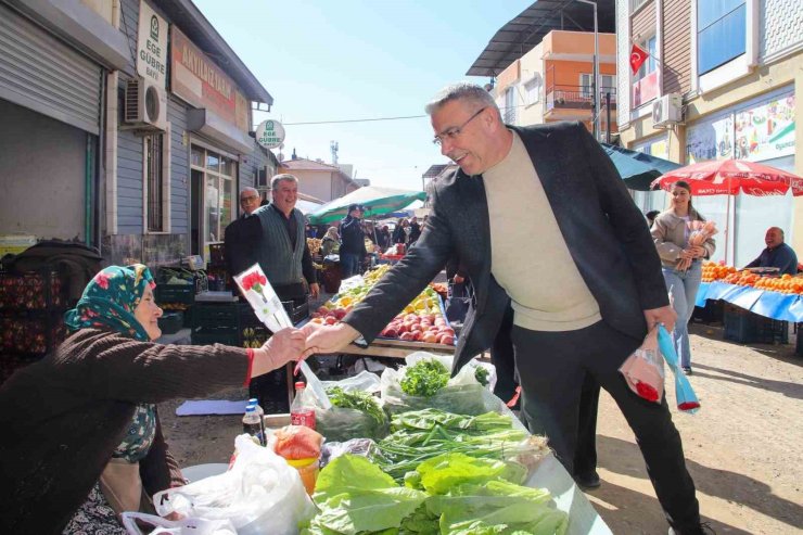 Başkan Güler’den kadınlara çiçekli jest