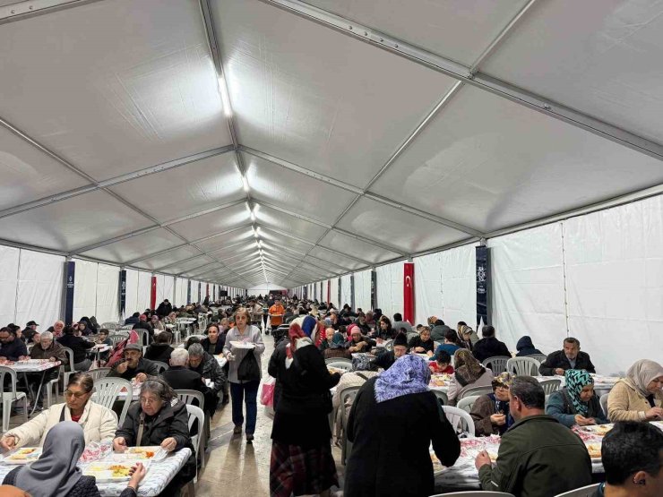 Başkan Çerçioğlu Ramazan ayının bereketini Aydın’ın dört bir yanına taşımayı sürdürüyor