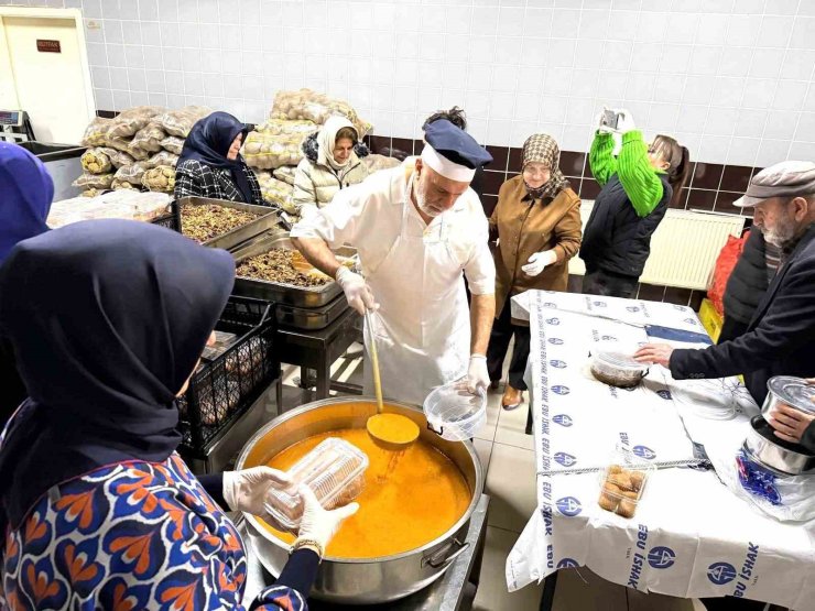 Kent Konseyi Kadın Meclisi’nden iftar dayanışması