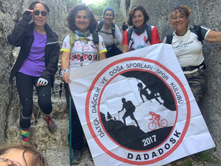 Datça’da kadınlar 8 Mart için doğada yürüdü