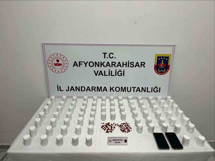 Jandarma piyasa değeri 639 bin TL olan uyuşturucu hap ele geçirdi