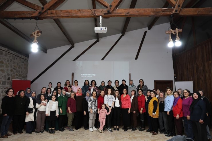 Çivril Belediyesi, 8 Mart Dünya Kadınlar Günü’nde kadın dayanışmasını büyüten anlamlı bir etkinliğe imza attı