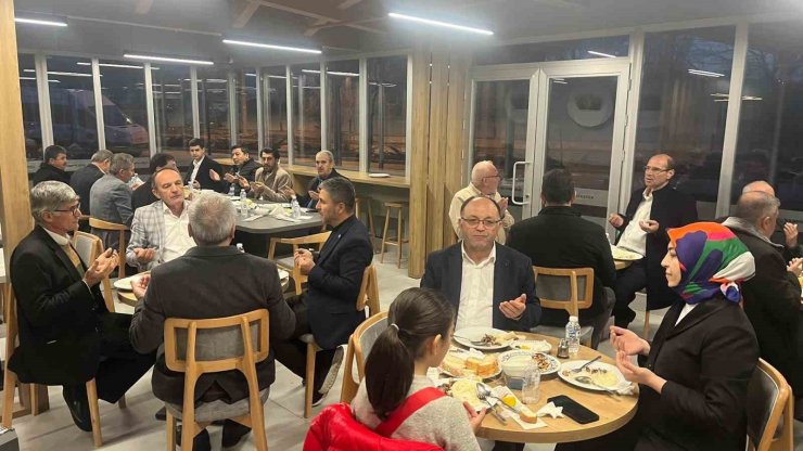 Dumlupınar’da İl Genel Meclis üyeleriyle iftar