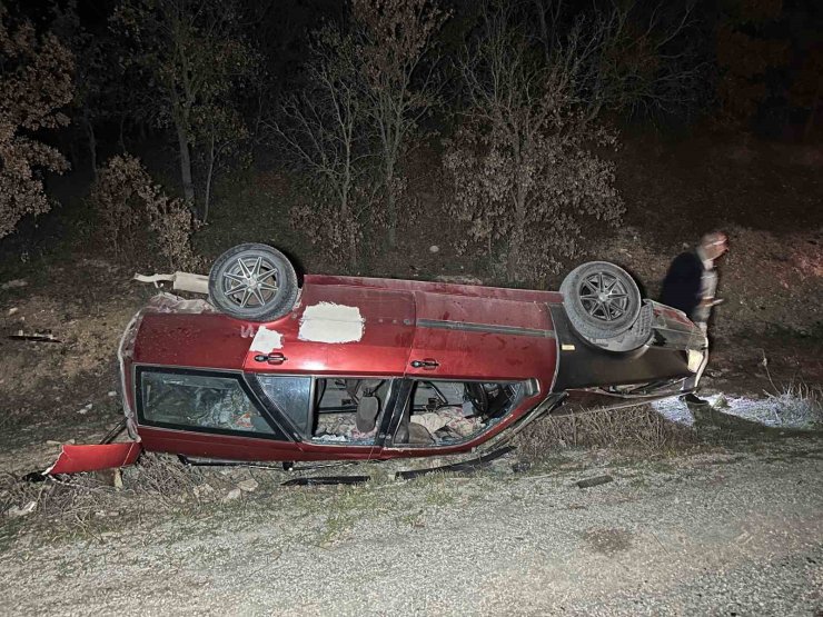 Uşak’ta iki otomobil çarpıştı: 2’si çocuk 5 yaralı