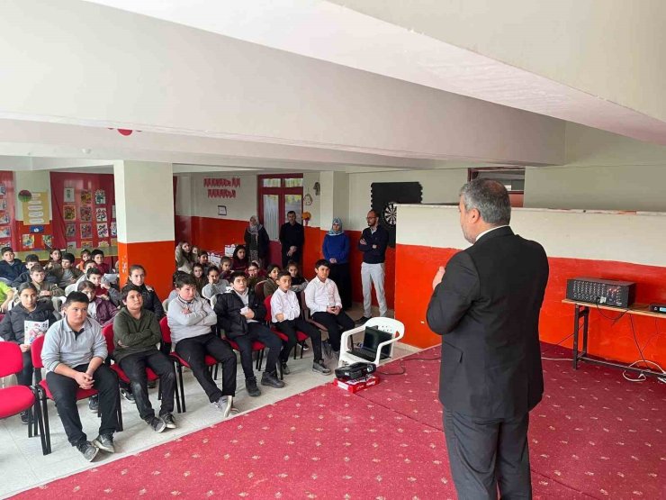 Seyitgazi’de "Cami ve Hayat" konulu Değerler Eğitimi seminerleri devam ediyor