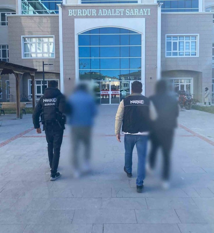 Burdur’da uyuşturucu operasyonları: 5 tutuklama