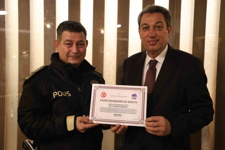 Sivrice Emniyet Müdürü Bilen’e fahri hemşerilik ve üstün başarı belgesi