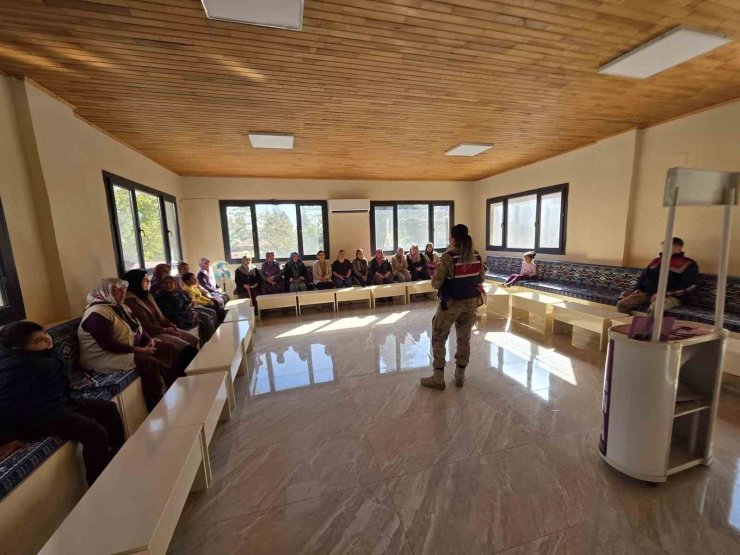 Jandarma ekipleri KADES uygulamasını tanıttı