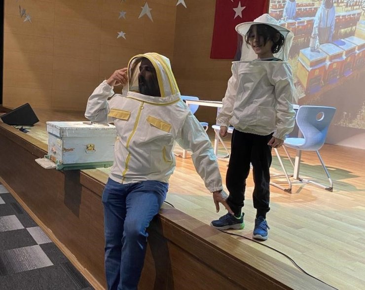 Menteşe’de çocuklar arıların dünyasını keşfetti