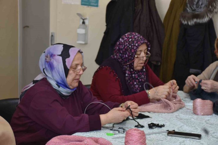 Evden çıkıp üretime katılıyorlar